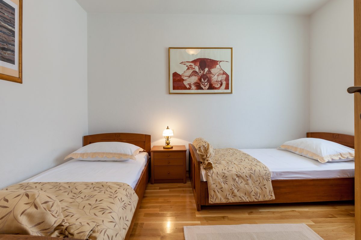Twin bedded room in the Villa Vjeka